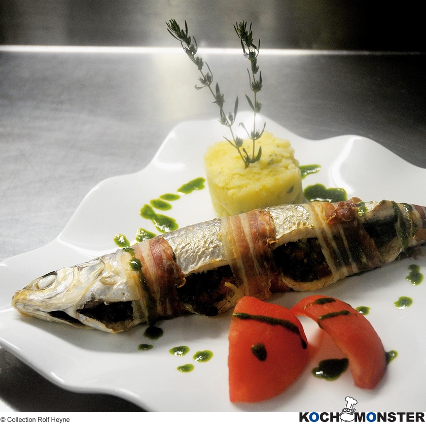 Gefüllte Felchen mit Quetschkartoffeln
Foto (c) Collection Rolf Heyne
(stark reduzierte Bildqualität) Gefüllte Felchen mit Quetschkartoffeln