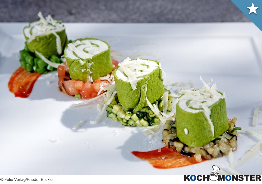 Lauch-Topfen-Palatschinken mit lauwarmem Gemüsetatar